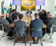 Governador em exercício recebe homenagem de representantes comerciais
