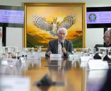 Governador em exercício recebe homenagem de representantes comerciais