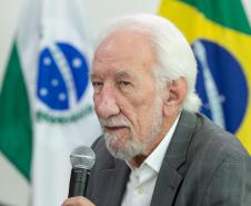 Governador em exercício recebe homenagem de representantes comerciais