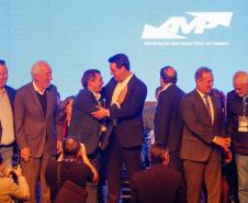 Governador destaca parceria com municípios na posse da nova diretoria da AMP