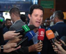Governador destaca parceria com municípios na posse da nova diretoria da AMP