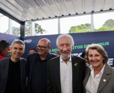Estado vai distribuir 1.200 novos abrigos para pontos de ônibus em 30 cidades paranaenses