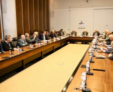 Piana apresenta avanços econômicos do Paraná a autoridades argentinas
