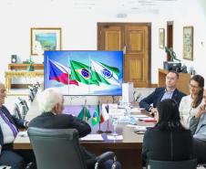 Darci Piana apresenta o Paraná ao novo cônsul-geral da República Tcheca