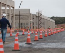 Darci Piana visita obras de nova fábrica bilionária da LG em Fazenda Rio Grande