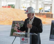 Darci Piana visita obras de nova fábrica bilionária da LG em Fazenda Rio Grande