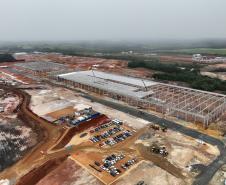 Darci Piana visita obras de nova fábrica bilionária da LG em Fazenda Rio Grande