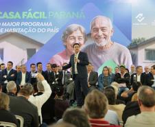 Convênio entre Cohapar e Sanepar vai levar banheiros a mais de 3 mil residências