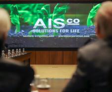 Paraná apresenta potenciais agroindustriais à gigante da irrigação da Arábia Saudita
