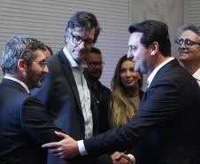 Governador recebe comitiva da União Europeia para fortalecer laços com o Paraná
