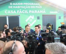 Estado assina contratos do Vida Nova para construir 2,5 mil casas para famílias de áreas de risco