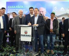 Estado assina contratos do Vida Nova para construir 2,5 mil casas para famílias de áreas de risco