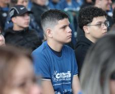 Da escola ao estágio: jovens ganham autonomia com programa de empregabilidade
