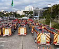 Caminhões, ambulâncias e sonar: governador entrega equipamentos aos BombeirosJonathan Campos/AEN