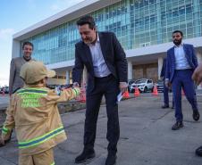 Caminhões, ambulâncias e sonar: governador entrega equipamentos aos BombeirosJonathan Campos/AEN
