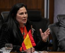 Em reunião com Corpo Consular, Piana destaca força das parcerias internacionais