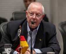 Em reunião com Corpo Consular, Piana destaca força das parcerias internacionais