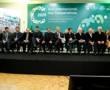 Modelo reconhecido pela ONU, cooperativismo do Paraná é celebrado no Palácio Iguaçu
