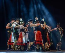 Piana participa da abertura do 63º Festival Folclórico de Etnias, que reúne 2 mil artistas