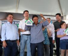Com piscina e mobília, Ratinho Junior inaugura Condomínio do Idoso de Arapongas