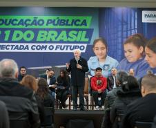 Mais tecnologia: Estado entrega 25 mil tablets e 2,8 mil carrinhos de recarga para escolas