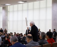 Mais tecnologia: Estado entrega 25 mil tablets e 2,8 mil carrinhos de recarga para escolas