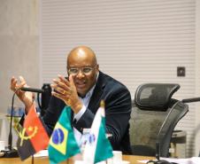 Angola e República Dominicana: Piana apresenta programas do Estado e prospecta parcerias