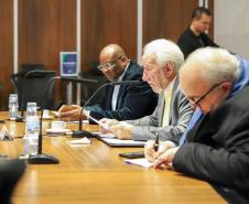 Angola e República Dominicana: Piana apresenta programas do Estado e prospecta parcerias