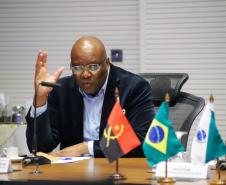 Angola e República Dominicana: Piana apresenta programas do Estado e prospecta parcerias