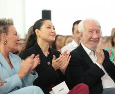 Com carrinhos e acessórios, Estado inicia distribuição inédita de 10 mil kits para mães e bebês