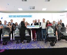 Com carrinhos e acessórios, Estado inicia distribuição inédita de 10 mil kits para mães e bebês