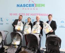 Com carrinhos e acessórios, Estado inicia distribuição inédita de 10 mil kits para mães e bebês