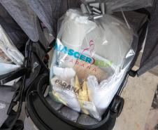 Com carrinhos e acessórios, Estado inicia distribuição inédita de 10 mil kits para mães e bebês