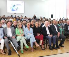 Com carrinhos e acessórios, Estado inicia distribuição inédita de 10 mil kits para mães e bebês