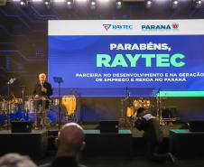 ADAPTAÇÕES – A Raytec, que possui diversas certificações de qualidade internacionais, atende tanto ao setor público quanto ao mercado privado. Os veículos podem ser, por exemplo, adaptados para uso como ambulâncias, transporte de cães, transporte de presos, consultórios móveis – odontológicos, oftalmológicos, ginecológicos –, serviços móveis (pet shop, salão de beleza, food truck), transporte urbano, entre outros. A empresa também trabalha com a customização de viaturas das forças de segurança.  “Temos hoje