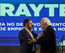 ADAPTAÇÕES – A Raytec, que possui diversas certificações de qualidade internacionais, atende tanto ao setor público quanto ao mercado privado. Os veículos podem ser, por exemplo, adaptados para uso como ambulâncias, transporte de cães, transporte de presos, consultórios móveis – odontológicos, oftalmológicos, ginecológicos –, serviços móveis (pet shop, salão de beleza, food truck), transporte urbano, entre outros. A empresa também trabalha com a customização de viaturas das forças de segurança.  “Temos hoje