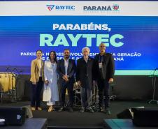 ADAPTAÇÕES – A Raytec, que possui diversas certificações de qualidade internacionais, atende tanto ao setor público quanto ao mercado privado. Os veículos podem ser, por exemplo, adaptados para uso como ambulâncias, transporte de cães, transporte de presos, consultórios móveis – odontológicos, oftalmológicos, ginecológicos –, serviços móveis (pet shop, salão de beleza, food truck), transporte urbano, entre outros. A empresa também trabalha com a customização de viaturas das forças de segurança.  “Temos hoje