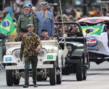 203 anos da Independência: 6,5 mil pessoas desfilam no 7 de Setembro em Curitiba