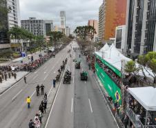 203 anos da Independência: 6,5 mil pessoas desfilam no 7 de Setembro em Curitiba