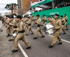 203 anos da Independência: 6,5 mil pessoas desfilam no 7 de Setembro em Curitiba