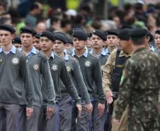 203 anos da Independência: 6,5 mil pessoas desfilam no 7 de Setembro em Curitiba