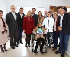Governador entrega Condomínio do Idoso com 40 unidades e piscina térmica em Ponta Grossa