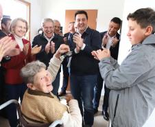 Governador entrega Condomínio do Idoso com 40 unidades e piscina térmica em Ponta Grossa