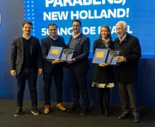 Ratinho Junior participa de evento em comemoração aos 50 anos da New Holland no Paraná