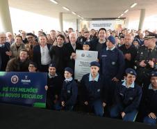 Governador inaugura Escola Superior de Bombeiro Militar e entrega 64 viaturas à corporação