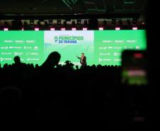 Ratinho Junior anuncia R$ 2 bilhões em recape asfáltico para cidades com até 100 mil habitantes