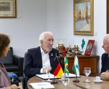 Em busca de parcerias, Paraná recebe visita da embaixadora da Alemanha no Brasil