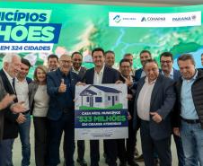 Governador anuncia R$ 533 milhões para construção de casas em 324 municípios