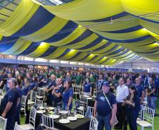Ratinho Junior recebe Troféu Ocepar por contribuição ao cooperativismo paranaense