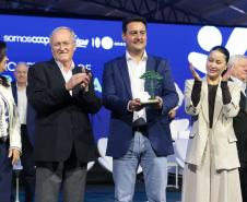 Ratinho Junior recebe Troféu Ocepar por contribuição ao cooperativismo paranaense